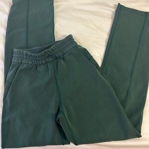 Super cute lulu wide leg sweats in a green color